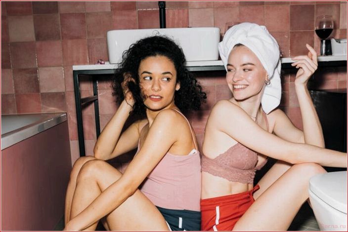 girls, walking, toilet, together