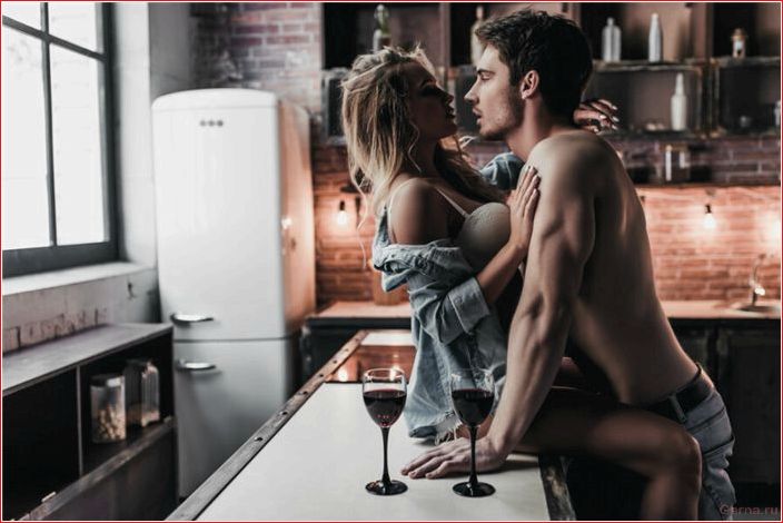 Как заниматься сексом на столе: выбор мебели и позы engage, sex, table, choice, furniture